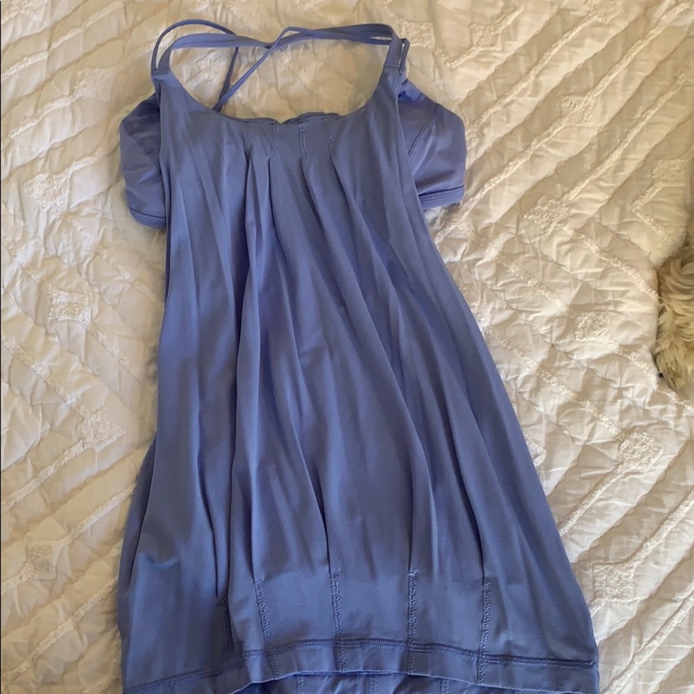 Lululemon workout shirt